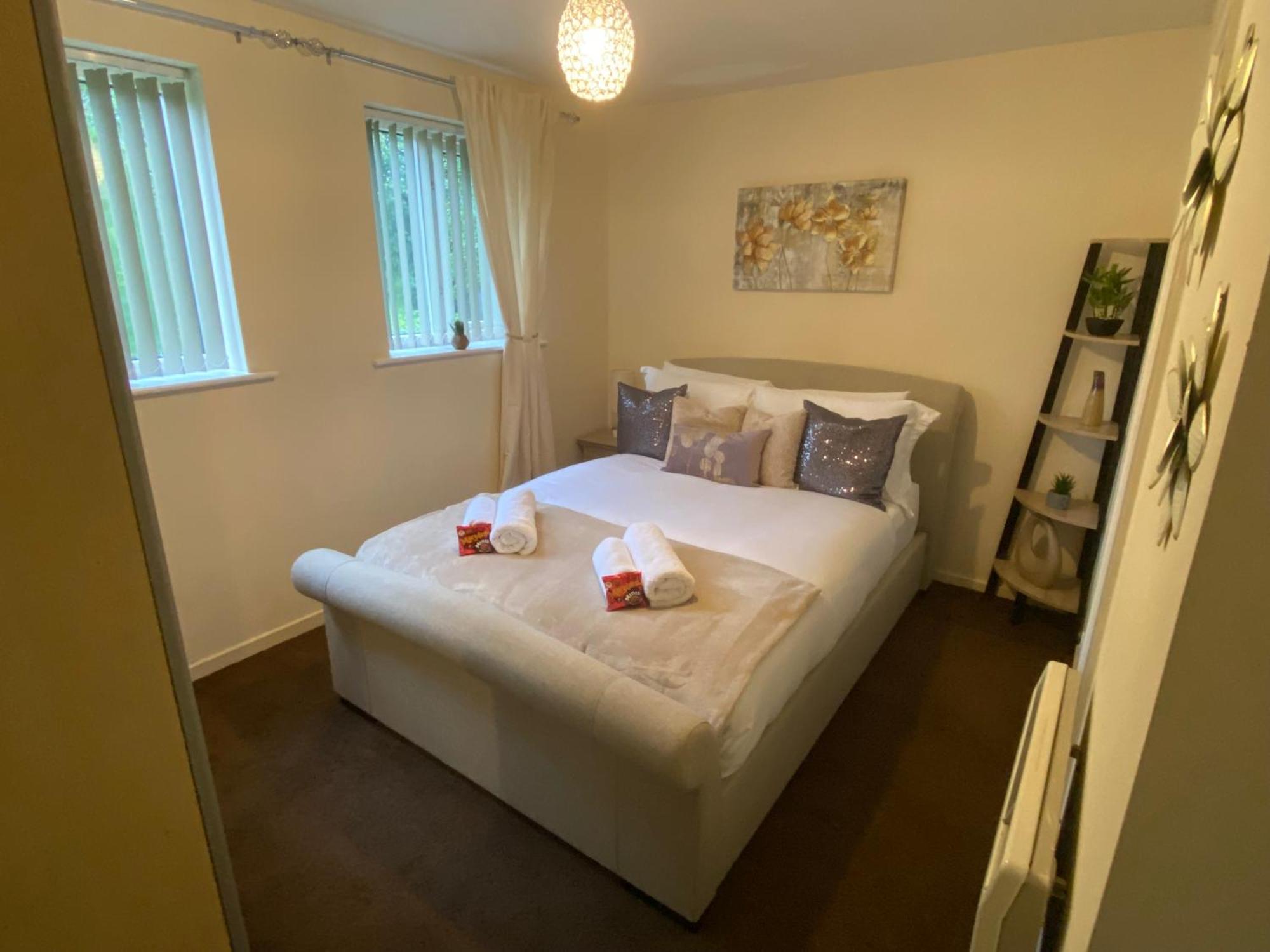 Lovely 2 Dbl Bed Apartment Near Heaton Park And North Manchester Hospital With Parking Εξωτερικό φωτογραφία