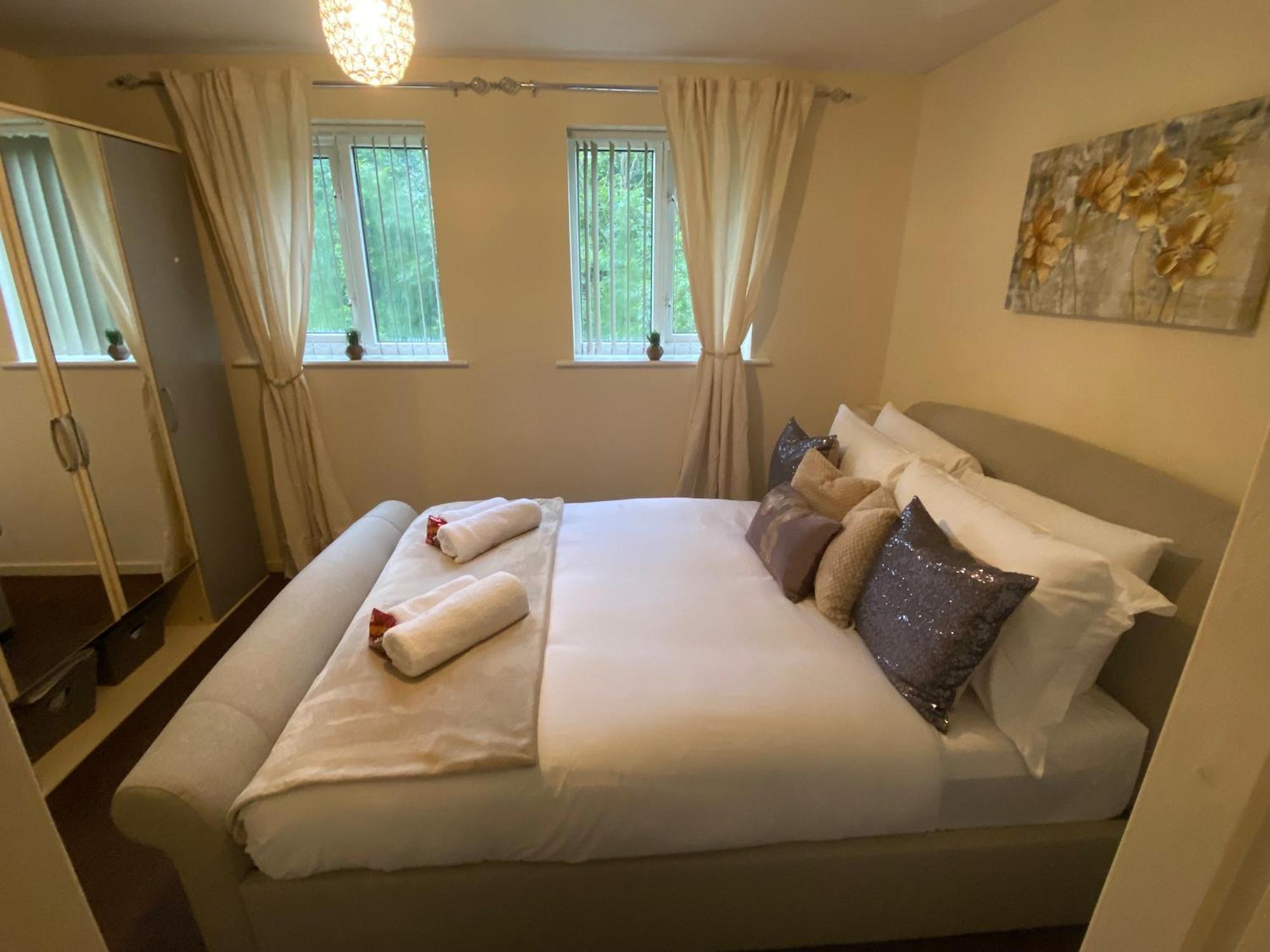 Lovely 2 Dbl Bed Apartment Near Heaton Park And North Manchester Hospital With Parking Εξωτερικό φωτογραφία