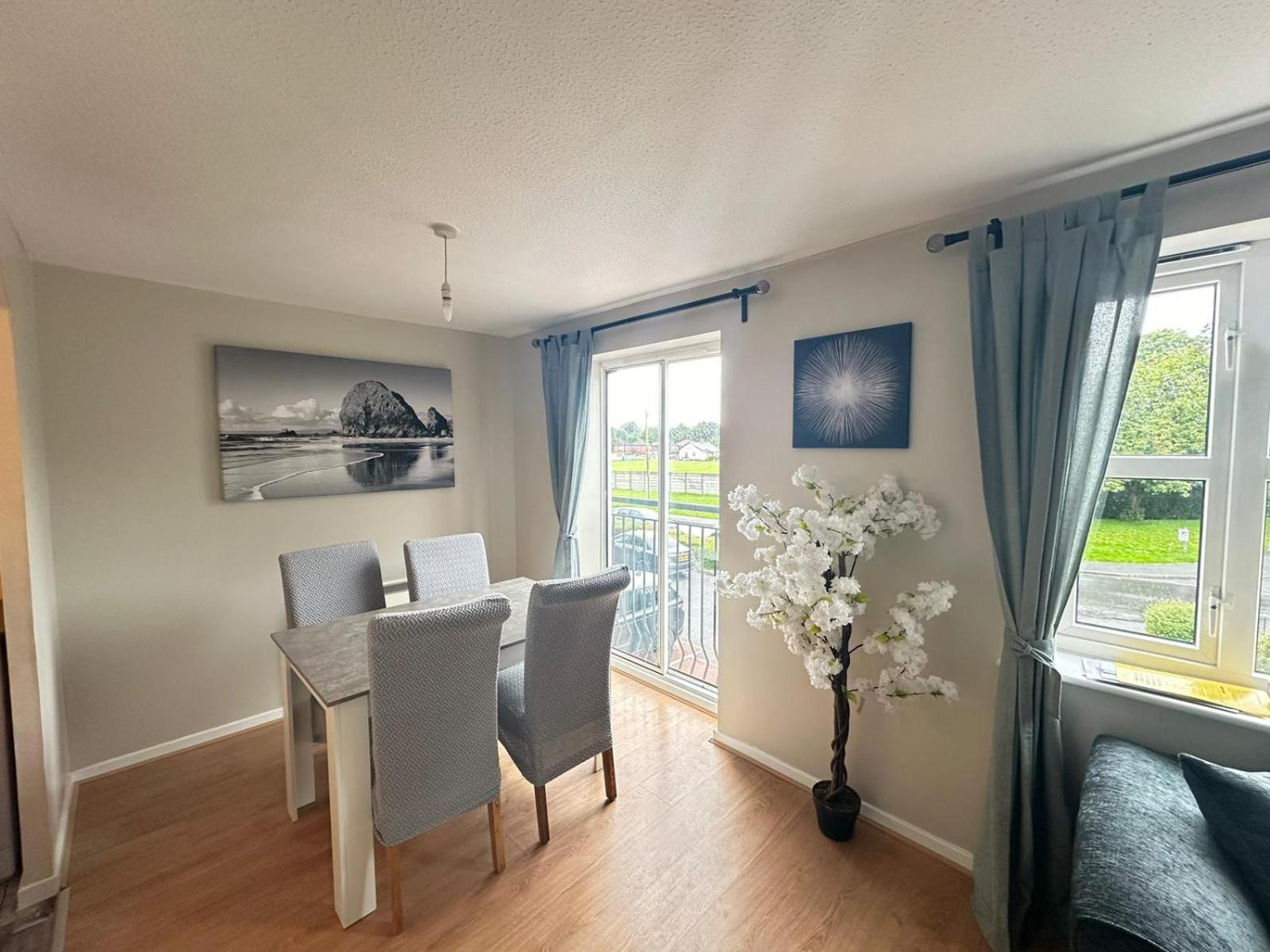 Lovely 2 Dbl Bed Apartment Near Heaton Park And North Manchester Hospital With Parking Εξωτερικό φωτογραφία